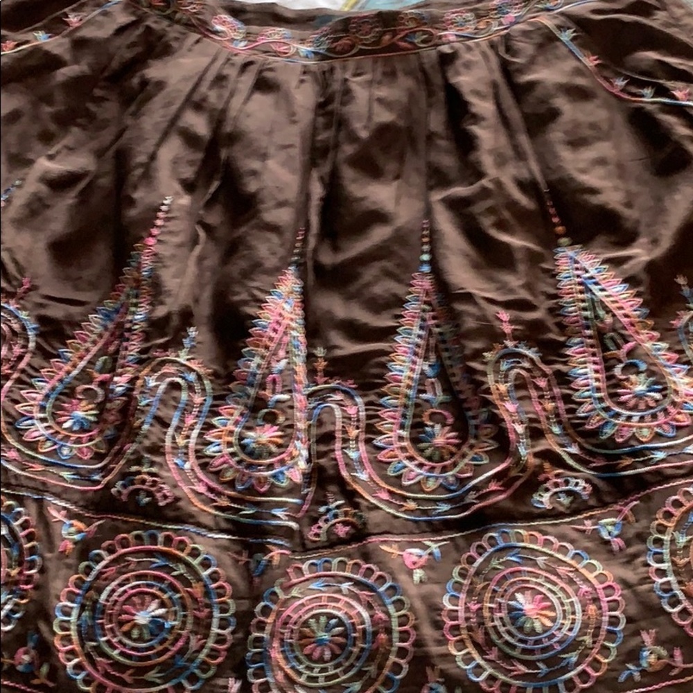 Theme skirt embroidered 16” length sz L